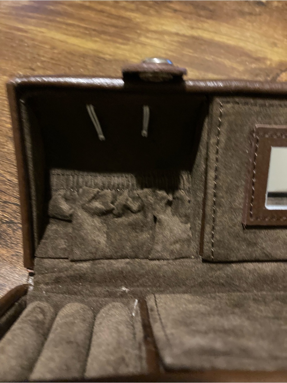 Danier genuine leather cylindrical jewelry case - Picture 8 of 14